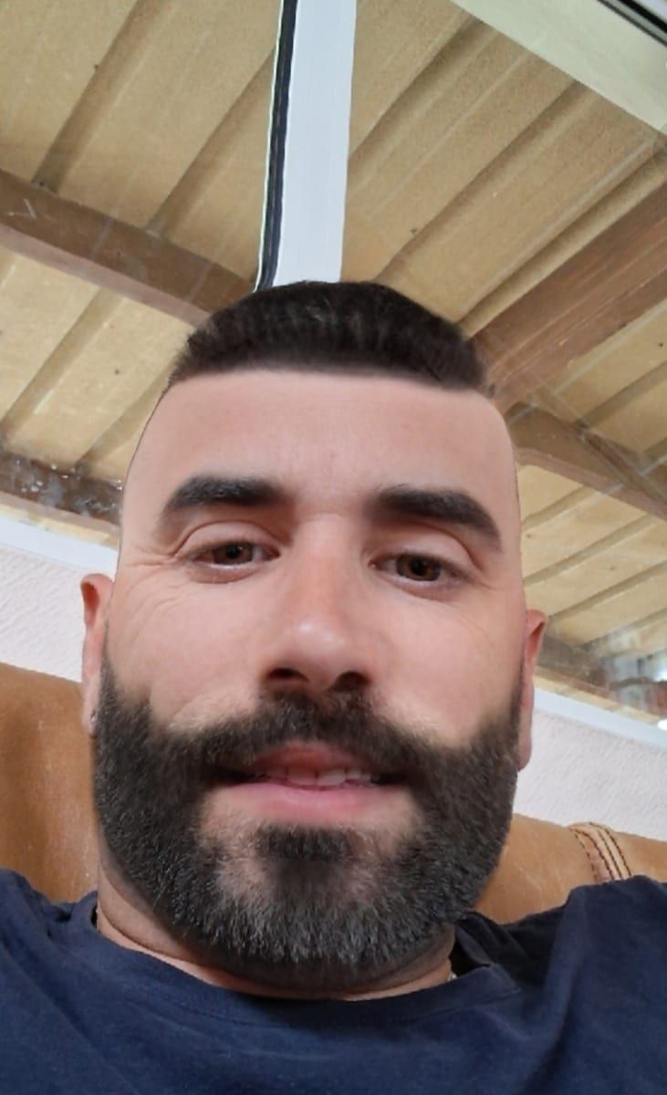 Profil de Carles